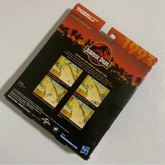 Hasbro Jurassic Park Electronic LCD Handheld Video Game-New